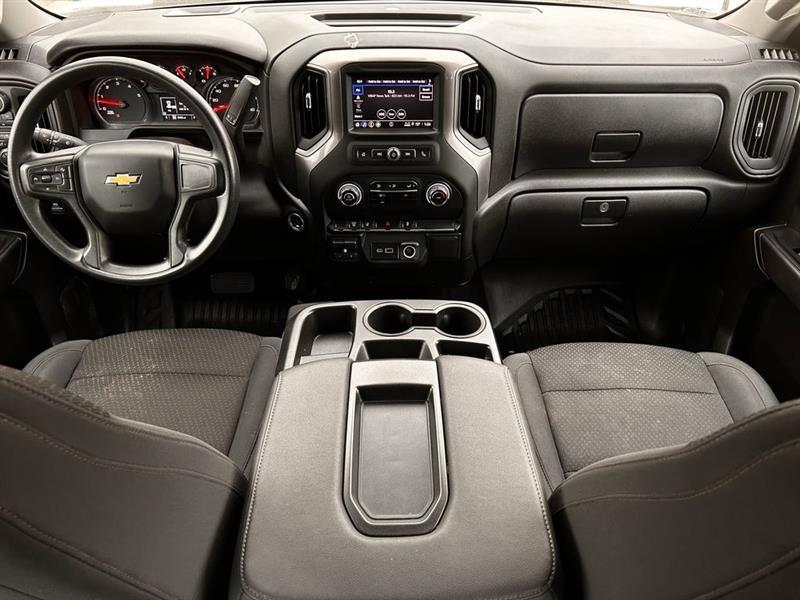 Chevrolet Silverado 3500HD Work Truck Crew Cab 4WD 2025