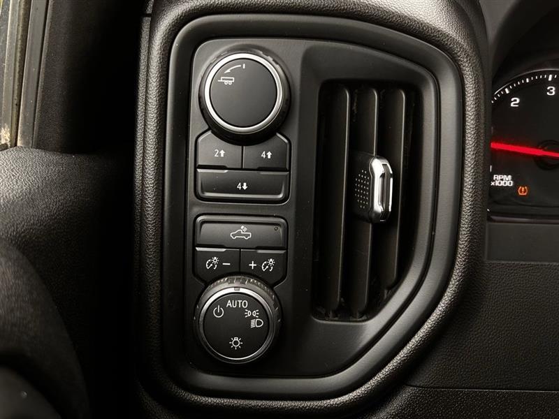 Chevrolet Silverado 3500HD Work Truck Crew Cab 4WD 2025