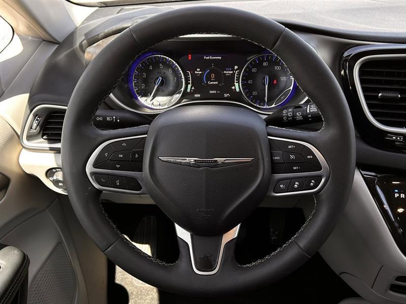 Chrysler Pacifica Touring L 2024