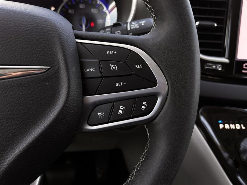 Chrysler Pacifica Touring L 2024