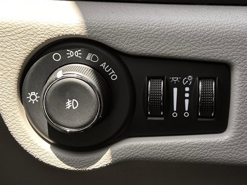 Chrysler Pacifica Touring L 2024