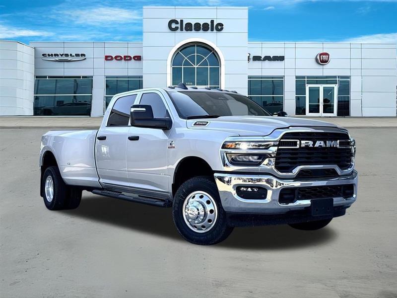 2026 RAM 3500 Tradesman Crew Cab 4WD DRW
