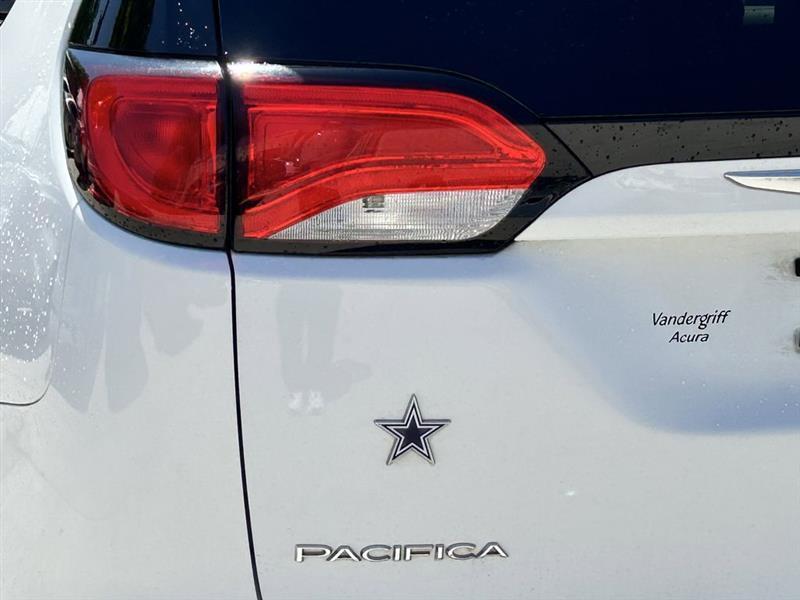 Chrysler Pacifica Touring 2017