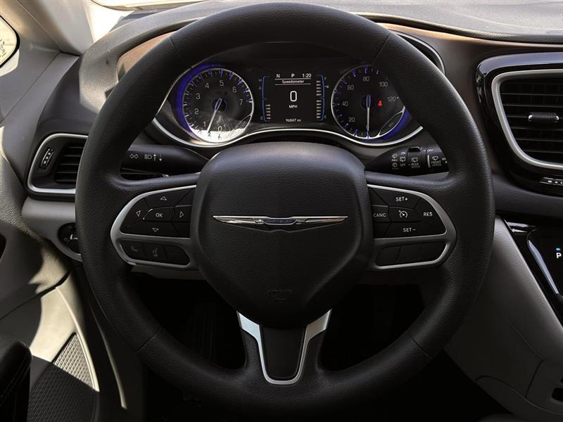 Chrysler Pacifica Touring 2017