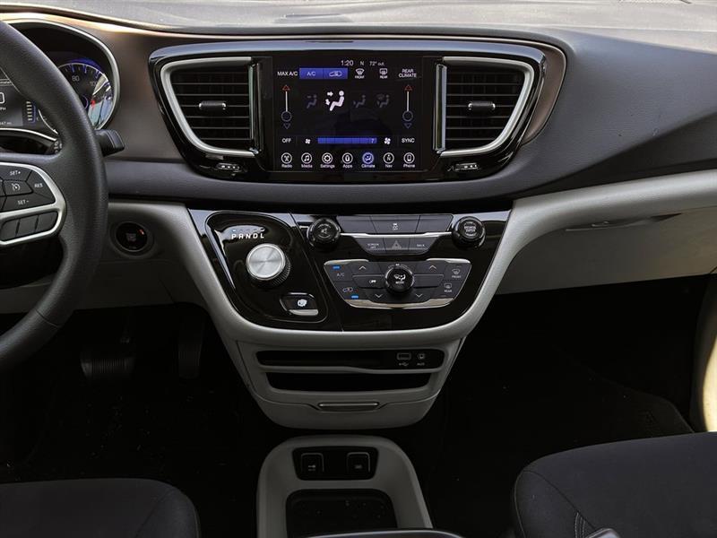 Chrysler Pacifica Touring 2017