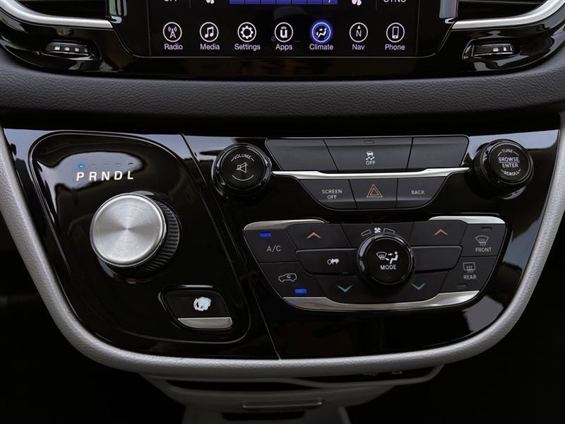 Chrysler Pacifica Touring 2017