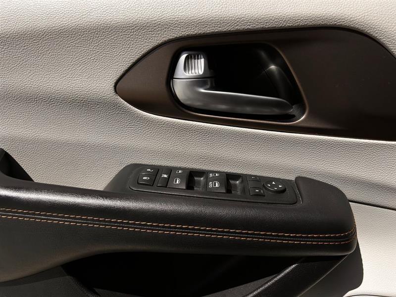 Chrysler Pacifica Touring 2017