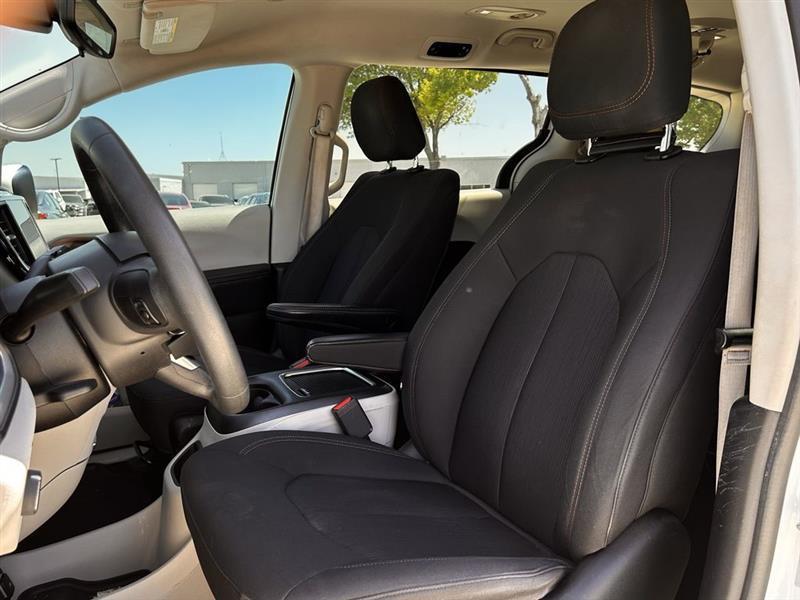 Chrysler Pacifica Touring 2017