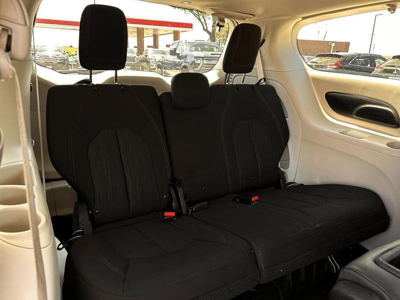 Chrysler Pacifica Touring 2017