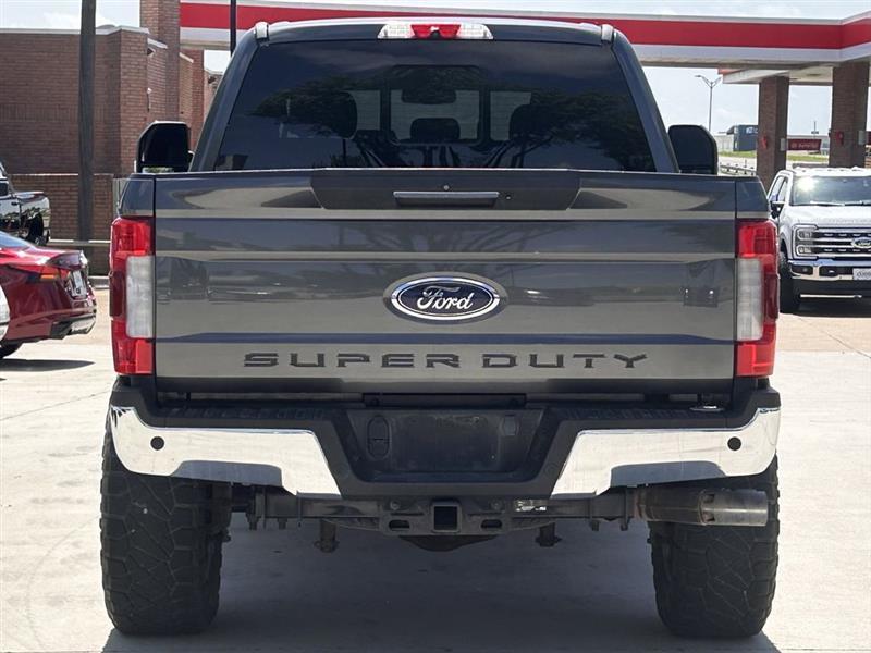 Ford F-250 SD Lariat Crew Cab 4WD 2019