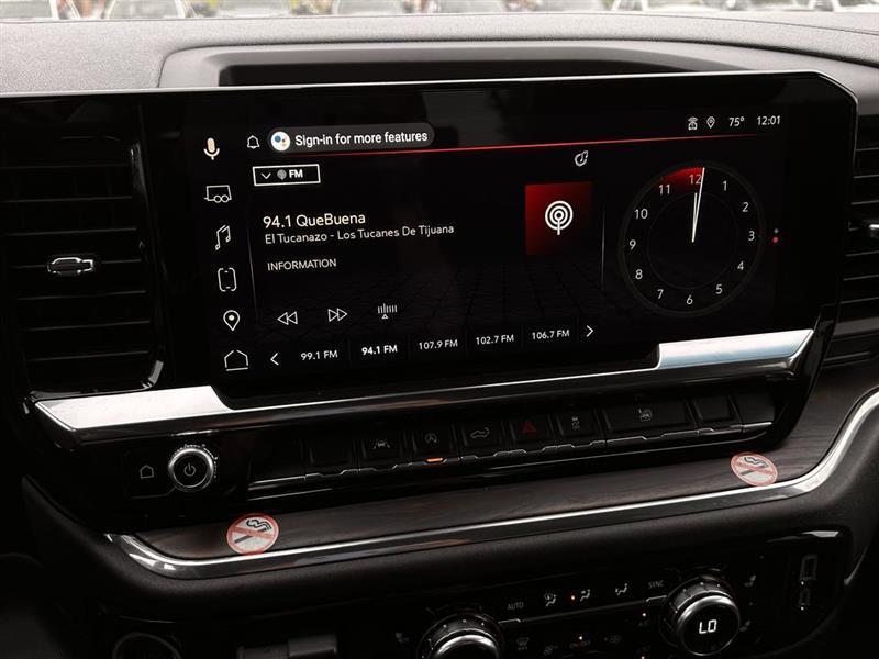 GMC Sierra 1500 SLT Crew Cab 4WD 2025