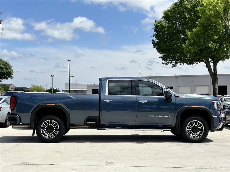 GMC Sierra 3500HD Denali Crew Cab 4WD 2025