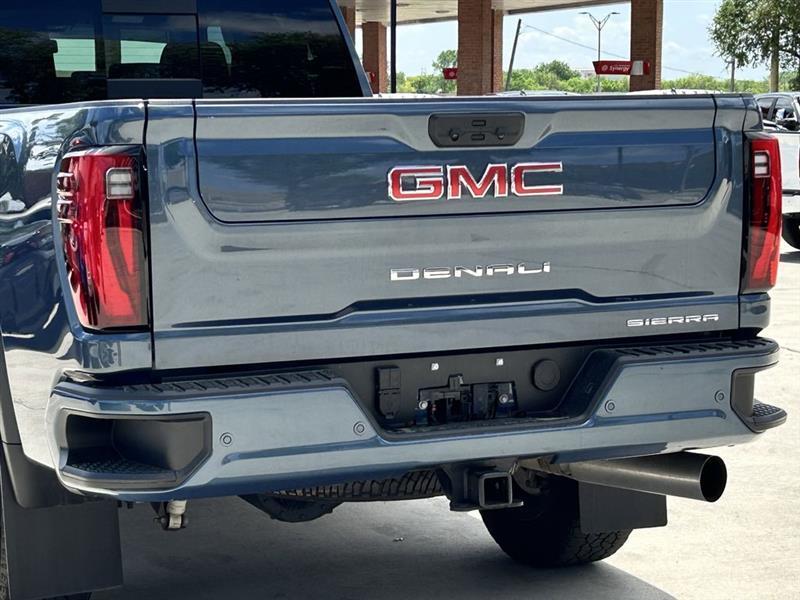 GMC Sierra 3500HD Denali Crew Cab 4WD 2025