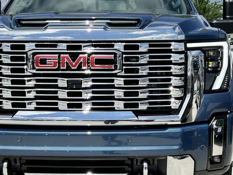 GMC Sierra 3500HD Denali Crew Cab 4WD 2025