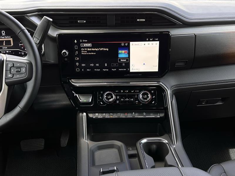 GMC Sierra 3500HD Denali Crew Cab 4WD 2025