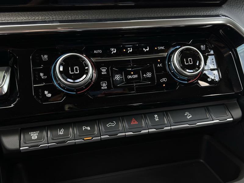 GMC Sierra 3500HD Denali Crew Cab 4WD 2025