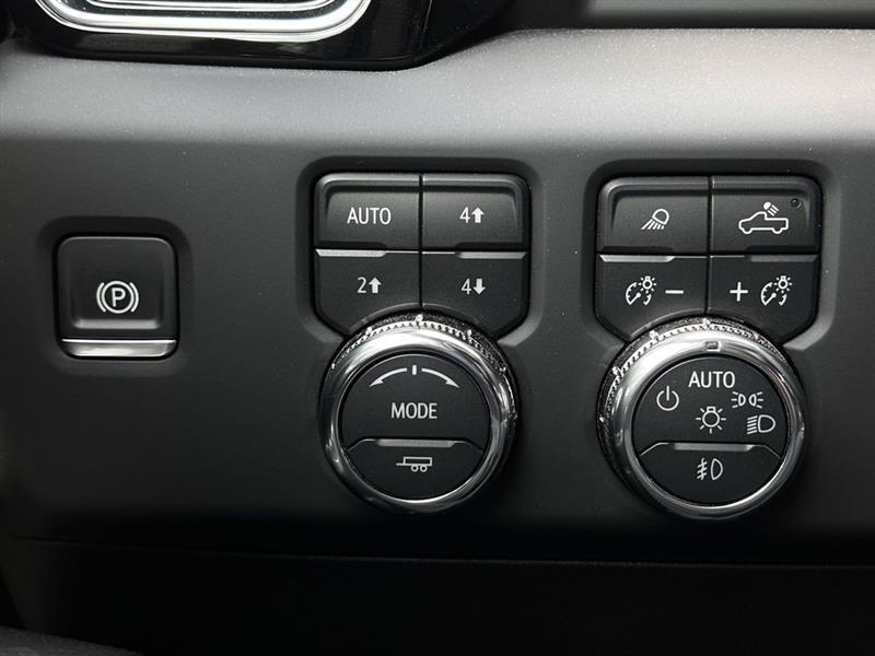 GMC Sierra 3500HD Denali Crew Cab 4WD 2025