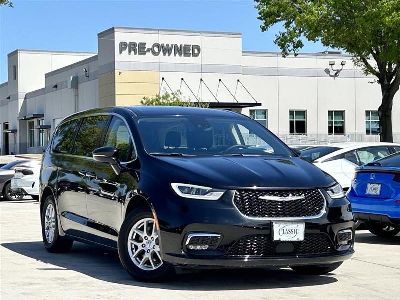 Chrysler Pacifica Touring L 2024