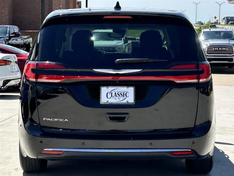 Chrysler Pacifica Touring L 2024