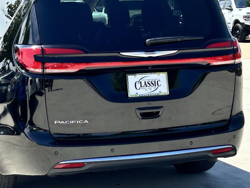 Chrysler Pacifica Touring L 2024