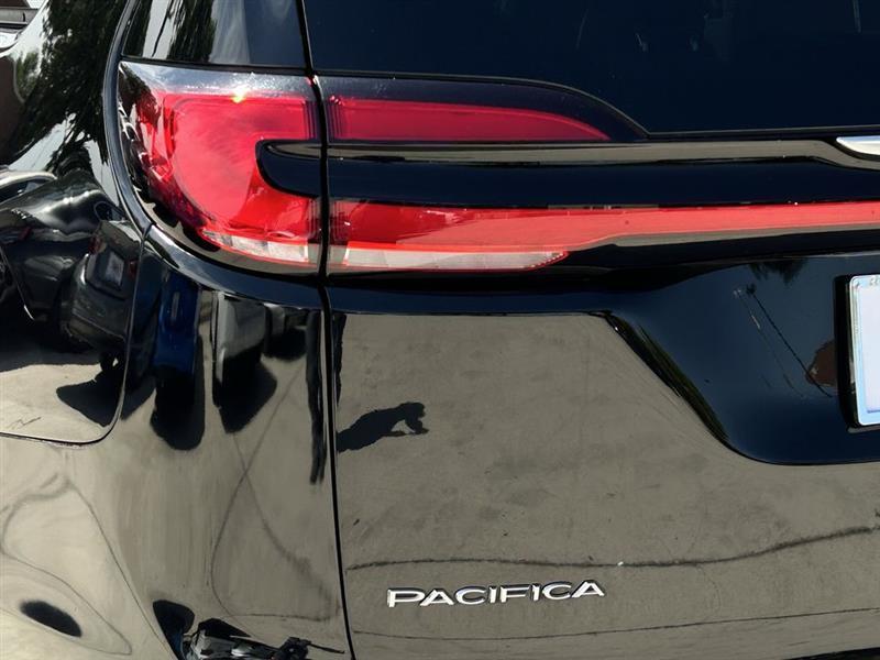 Chrysler Pacifica Touring L 2024