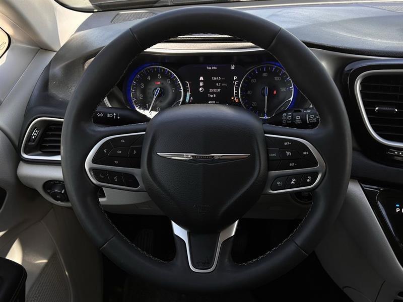 Chrysler Pacifica Touring L 2024