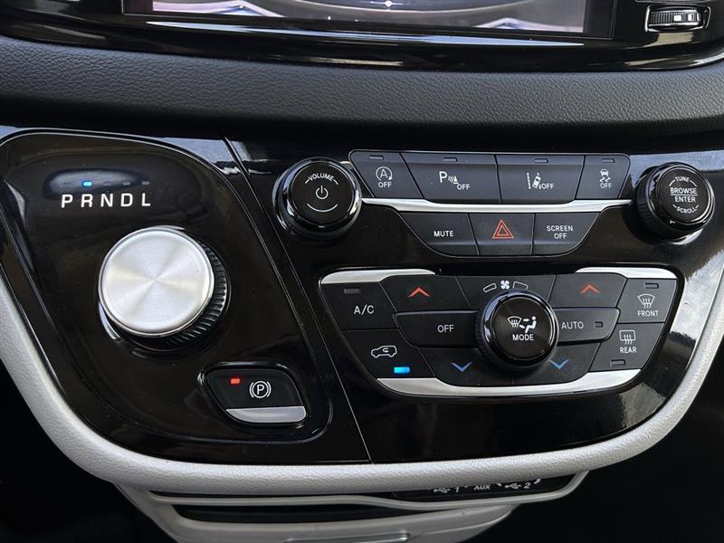 Chrysler Pacifica Touring L 2024