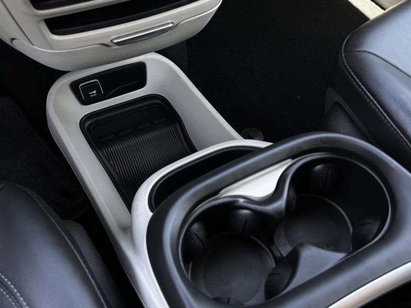 Chrysler Pacifica Touring L 2024