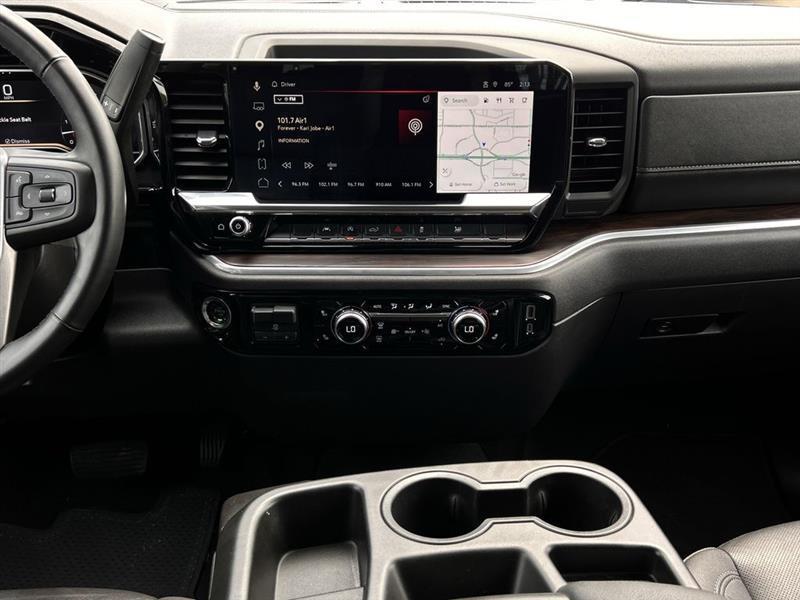 GMC Sierra 1500 SLT Crew Cab 4WD 2025