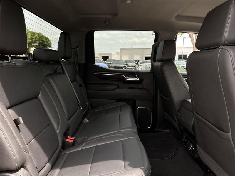 GMC Sierra 1500 SLT Crew Cab 4WD 2025