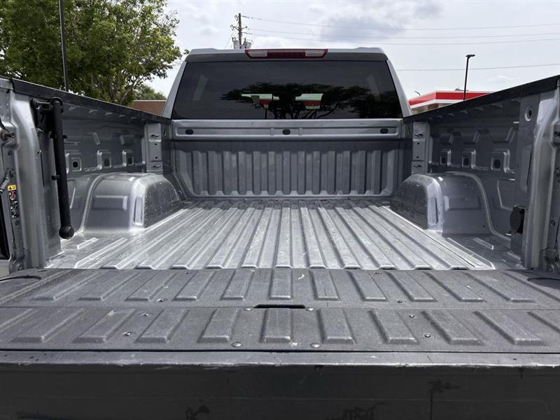 GMC Sierra 1500 SLT Crew Cab 4WD 2025