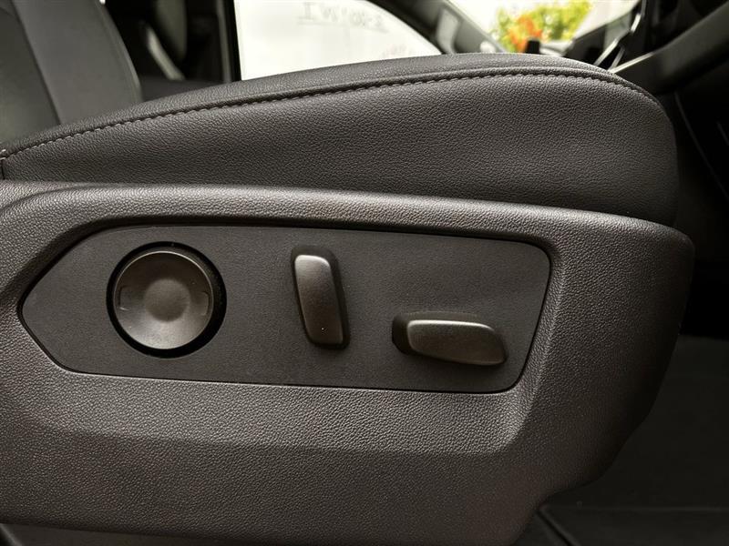 GMC Sierra 1500 SLT Crew Cab 2WD 2025