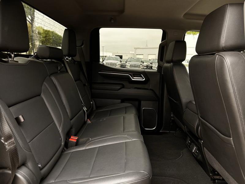 GMC Sierra 1500 SLT Crew Cab 2WD 2025