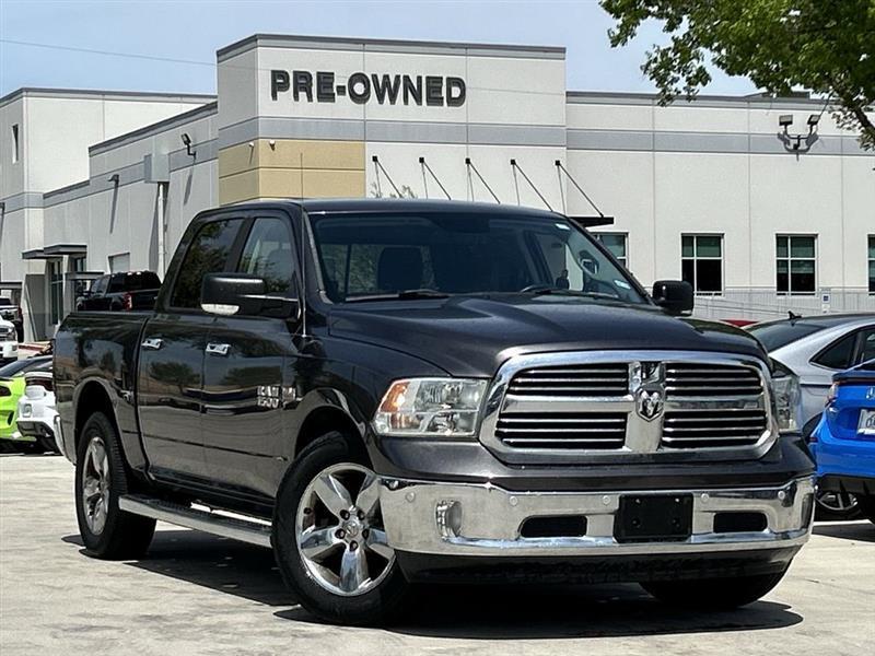 RAM 1500 SLT Crew Cab SWB 2WD 2016