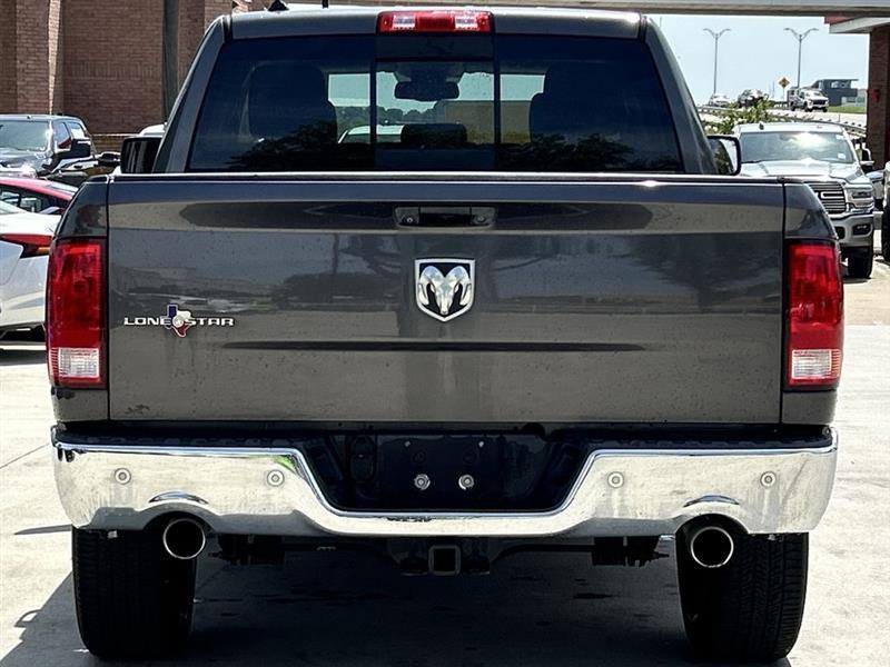 RAM 1500 SLT Crew Cab SWB 2WD 2016