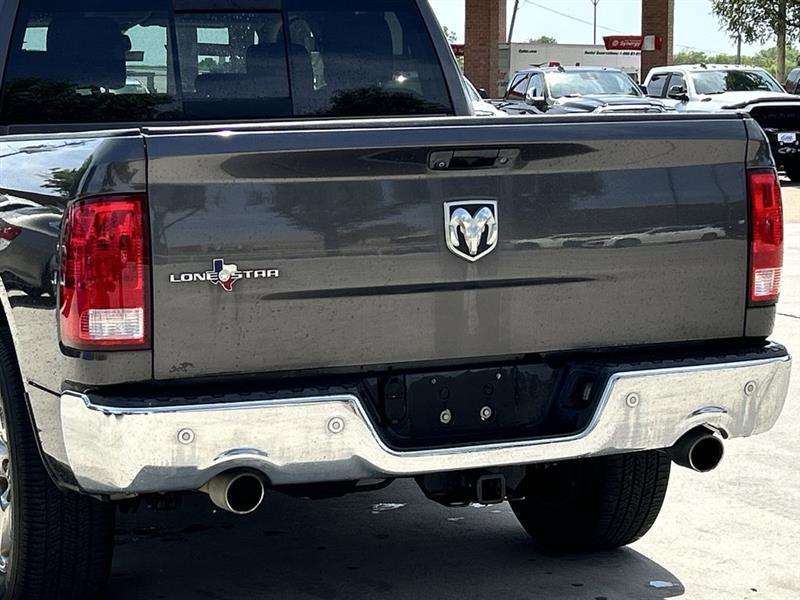 RAM 1500 SLT Crew Cab SWB 2WD 2016