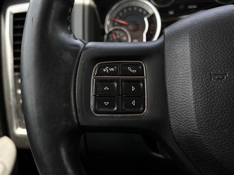 RAM 1500 SLT Crew Cab SWB 2WD 2016