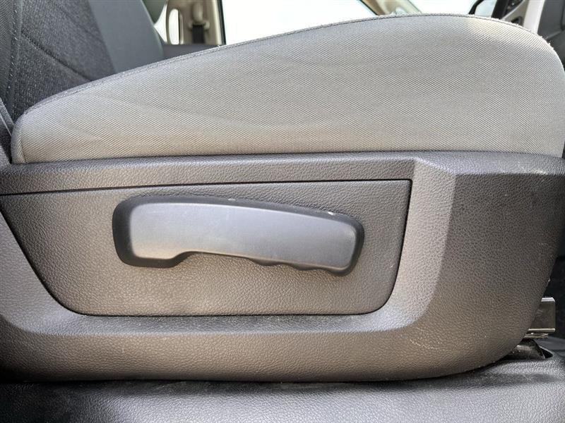 RAM 1500 SLT Crew Cab SWB 2WD 2016