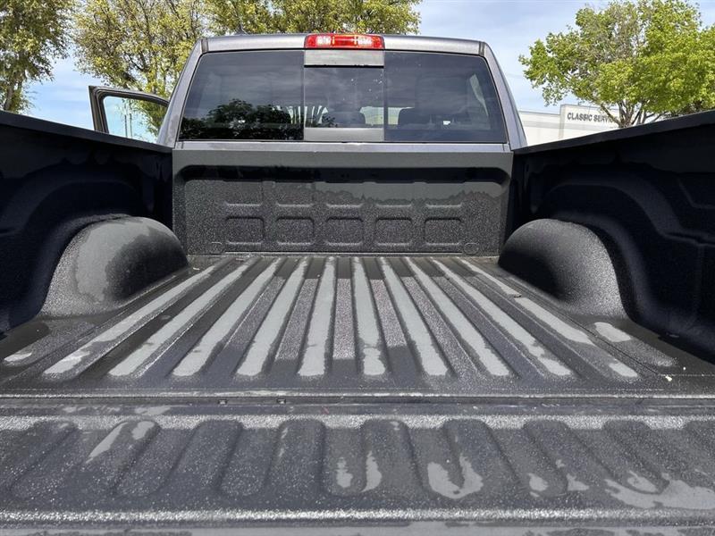 RAM 1500 SLT Crew Cab SWB 2WD 2016