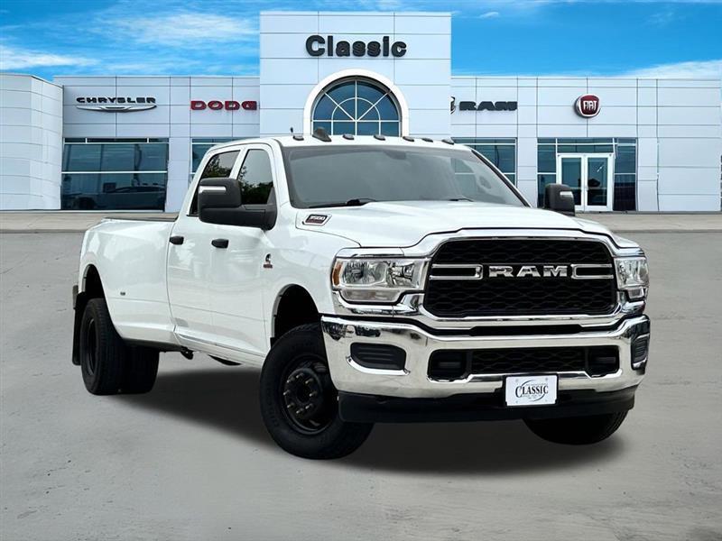2024 RAM 3500 Tradesman 4X4 Crew Cab LWB's photo