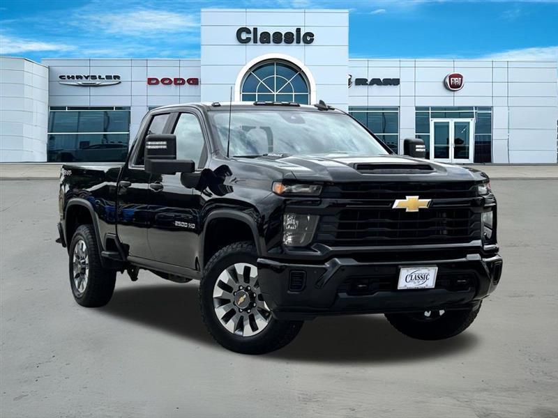 2025 Chevrolet Silverado 2500HD Custom Double Cab Long Box 4WD
