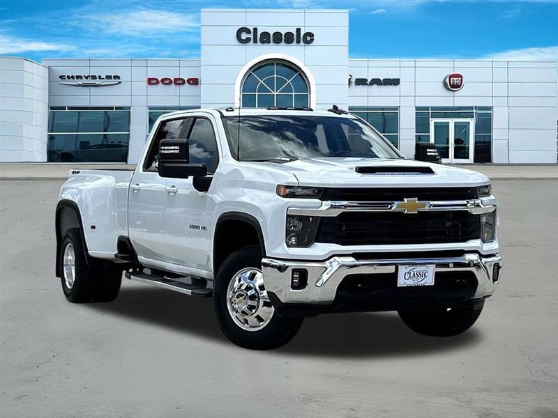 2025 Chevrolet Silverado 3500HD LT Crew Cab 4WD