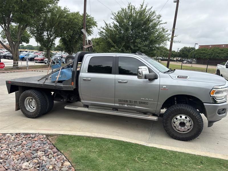 2024 RAM 3500 Laramie 4X4 Crew Cab LWB's photo