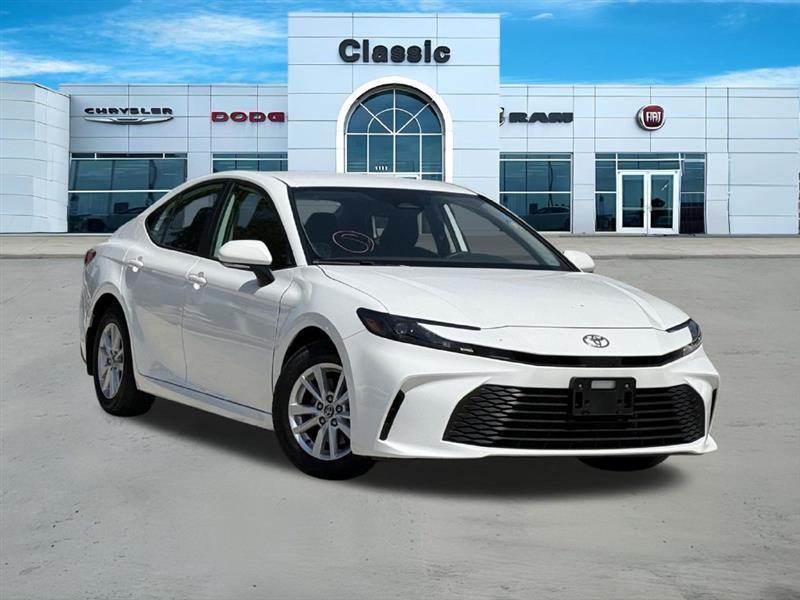 2025 Toyota Camry Hybrid XLE