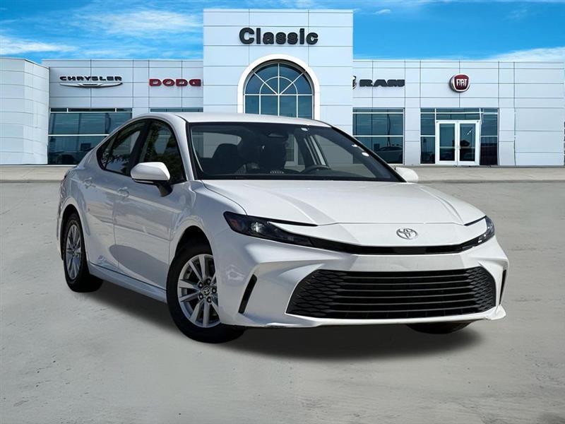 2025 Toyota Camry Hybrid XLE