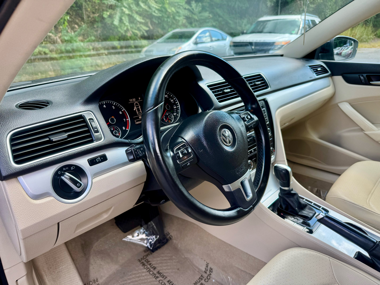 Volkswagen Passat 2.5L SE MT 2013 Volkswagen Passat 2.5L SE MT 2013