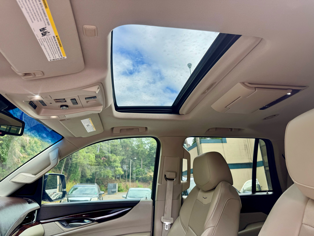 Cadillac Escalade Luxury 2WD 2015 Cadillac Escalade Luxury 2WD 2015
