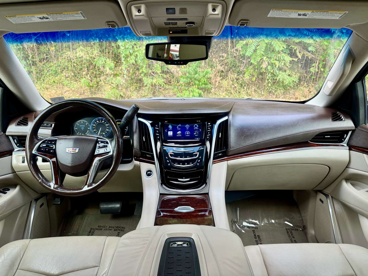 Cadillac Escalade Luxury 2WD 2015 Cadillac Escalade Luxury 2WD 2015