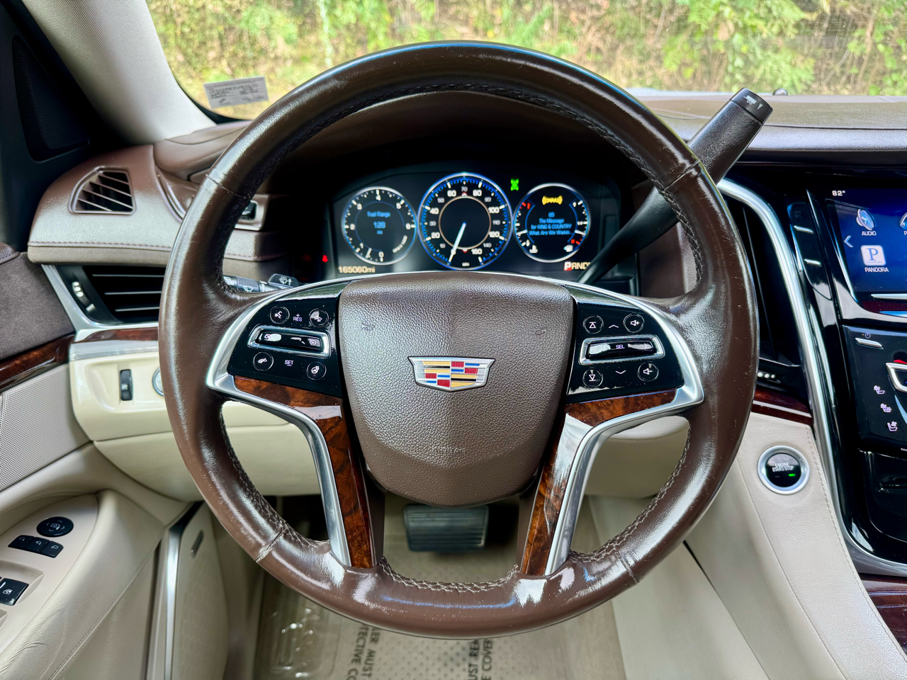 Cadillac Escalade Luxury 2WD 2015 Cadillac Escalade Luxury 2WD 2015