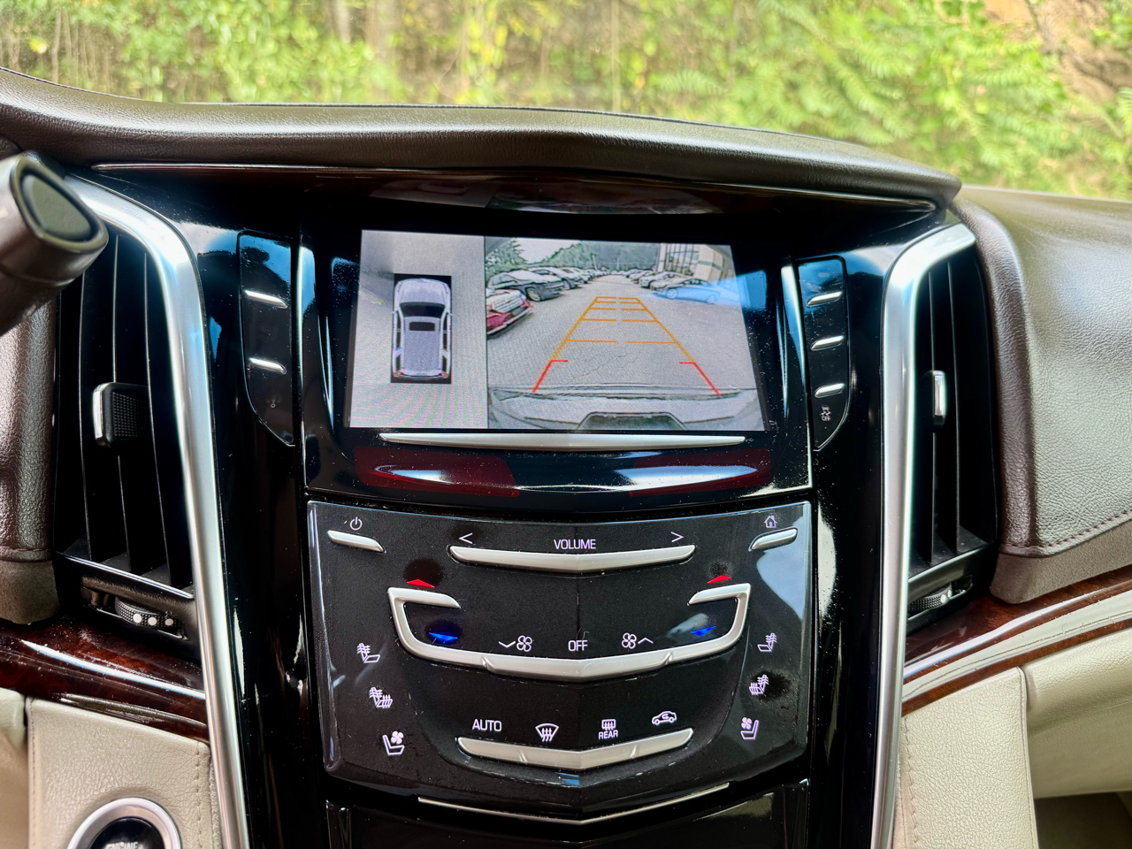 Cadillac Escalade Luxury 2WD 2015 Cadillac Escalade Luxury 2WD 2015